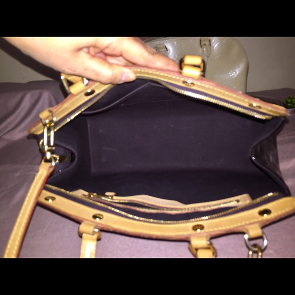 🔥 SOLD!🔥Gorgeous LV Brea Amarante Vernis - Picture 4 of 8